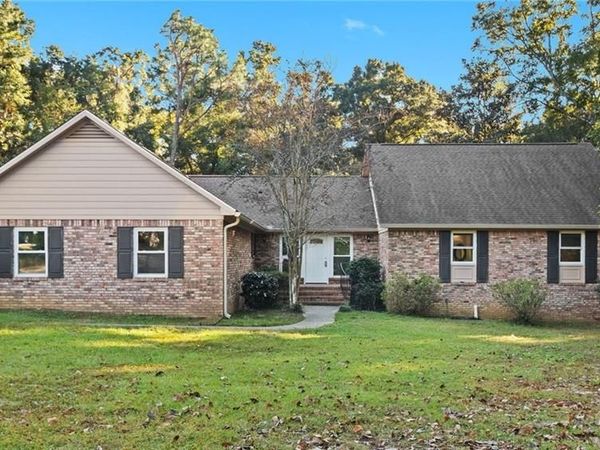 802 Pinewood Court, Daphne, AL 36526