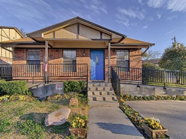 820 Southeast Parkway, Azle, TX 76020