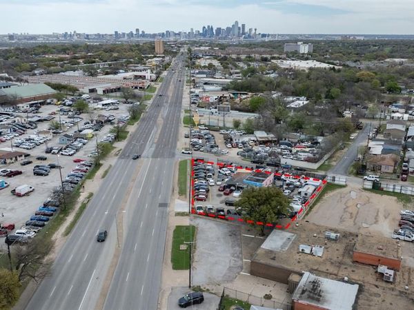 3000 Fort Worth Avenue , Dallas, TX 75211