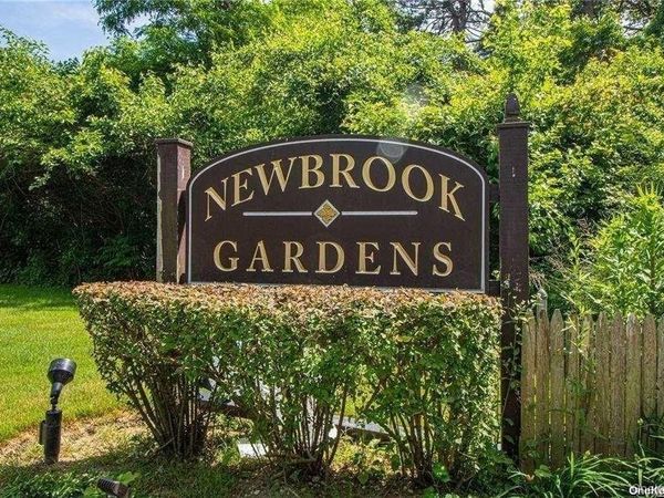 105 Newbrook Lane , Unit 33, Bay Shore, NY 11706