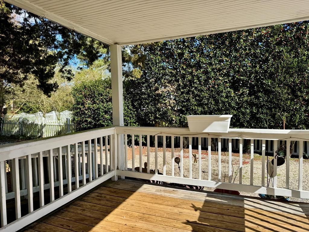 182 King Carter Drive, Irvington, VA 22480 Main Photo