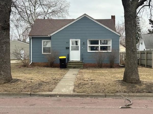 823 Columbus Avenue, Westbrook, MN 56183