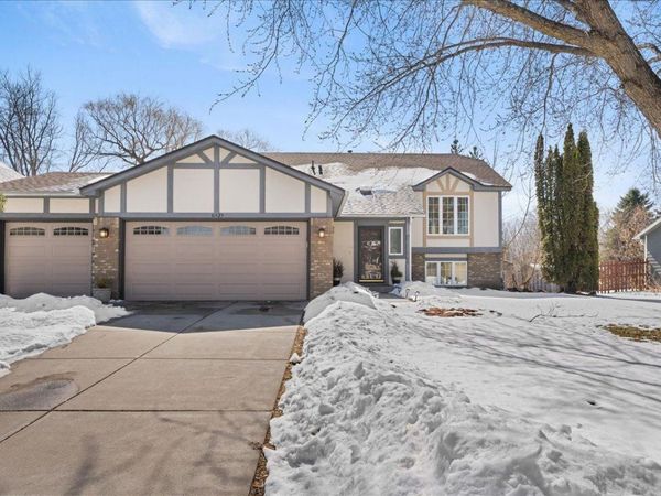6535 Upper 14th Street N, Oakdale, MN 55128