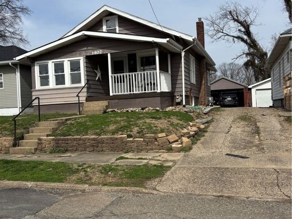 1407 Elm Street, Cambridge, OH 43725