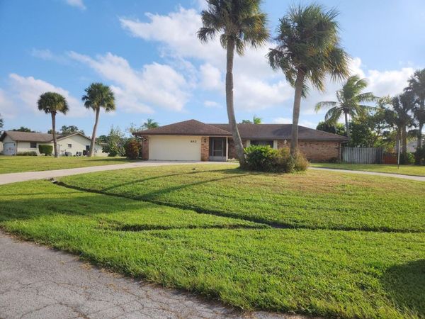 882 SE Quiescent Lane, Port St. Lucie, FL 34983