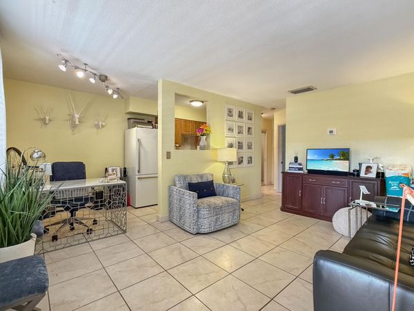 2607 NE 8th Avenue, Unit #25, Wilton Manors, FL 33334