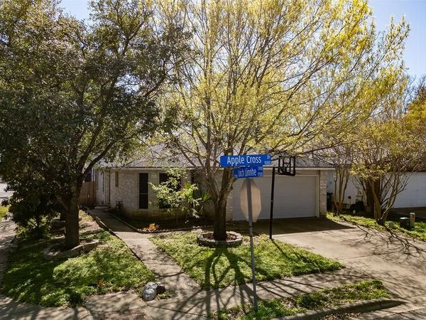 1001 Apple Cross DR, Pflugerville, TX 78660