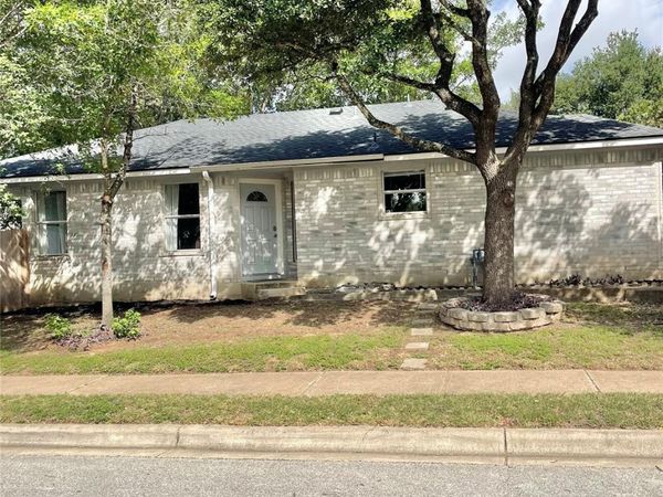 1001 Apple Cross DR, Pflugerville, TX 78660