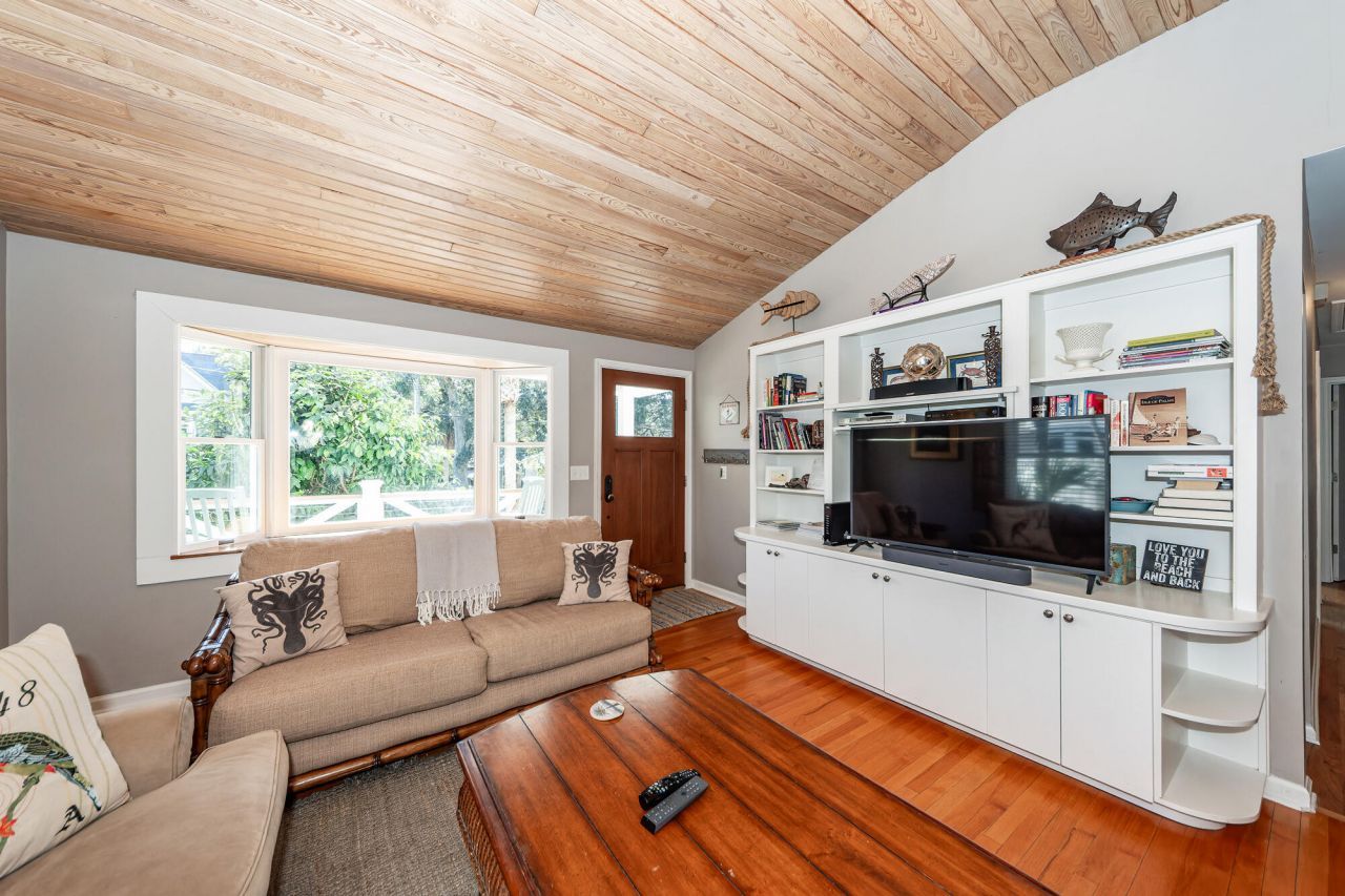 3007 Hartnett Boulevard Photo 8