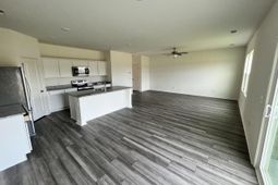 1018 Carriage Wood Circle photo 4