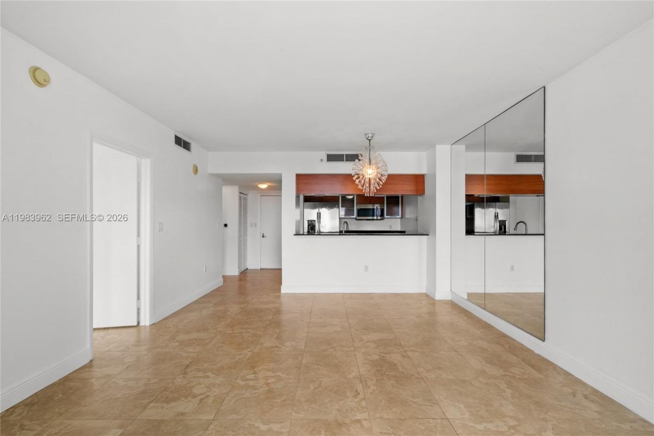1800 N Bayshore Dr, Unit 1208, Miami, FL 33132 Photo