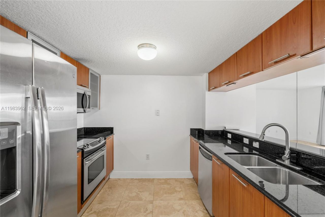 1800 N Bayshore Dr, Unit 1208, Miami, FL 33132 Photo