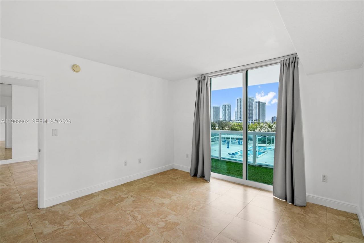 1800 N Bayshore Dr, Unit 1208, Miami, FL 33132 Photo