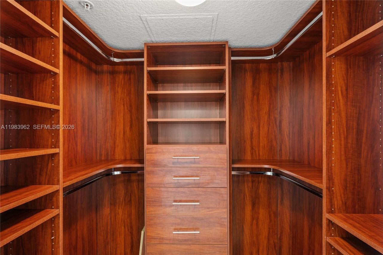 1800 N Bayshore Dr, Unit 1208, Miami, FL 33132 Photo