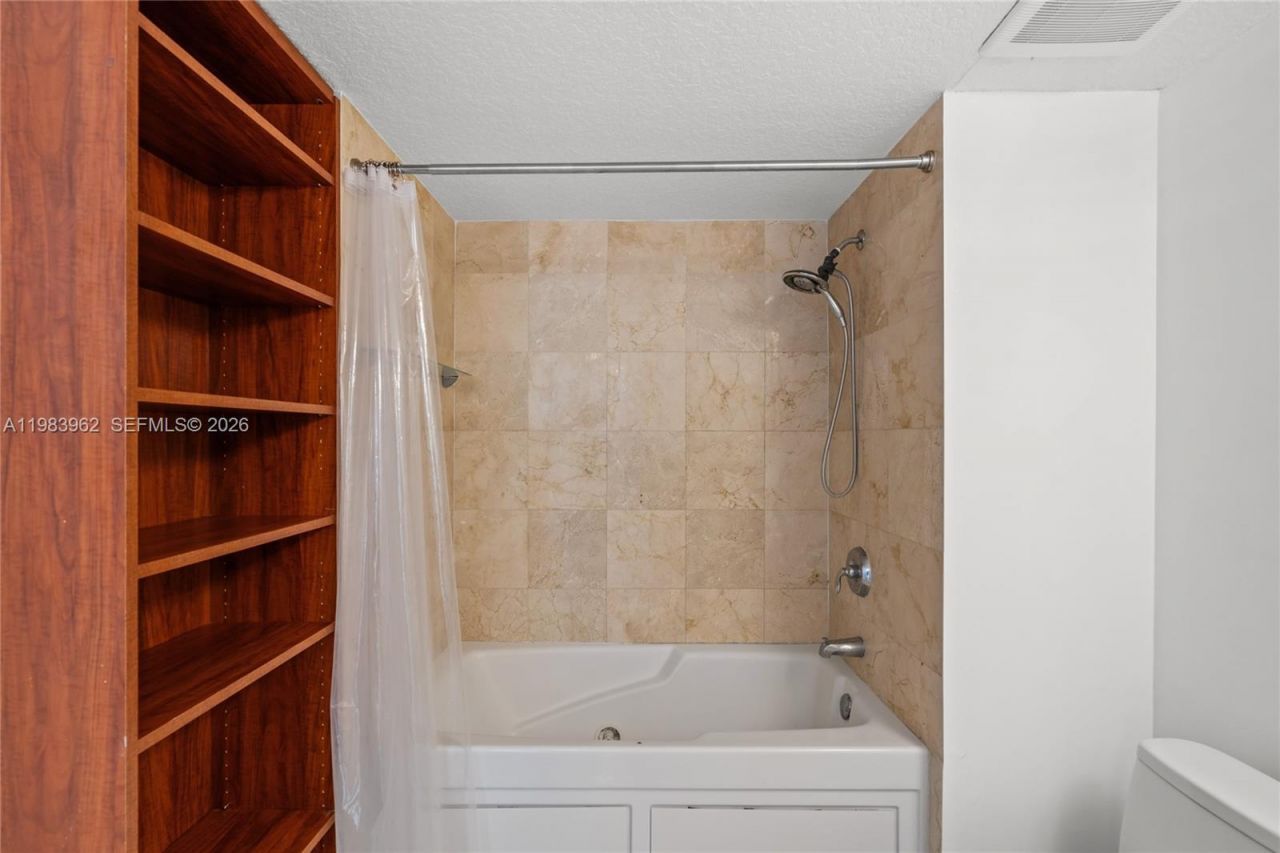 1800 N Bayshore Dr, Unit 1208, Miami, FL 33132 Photo