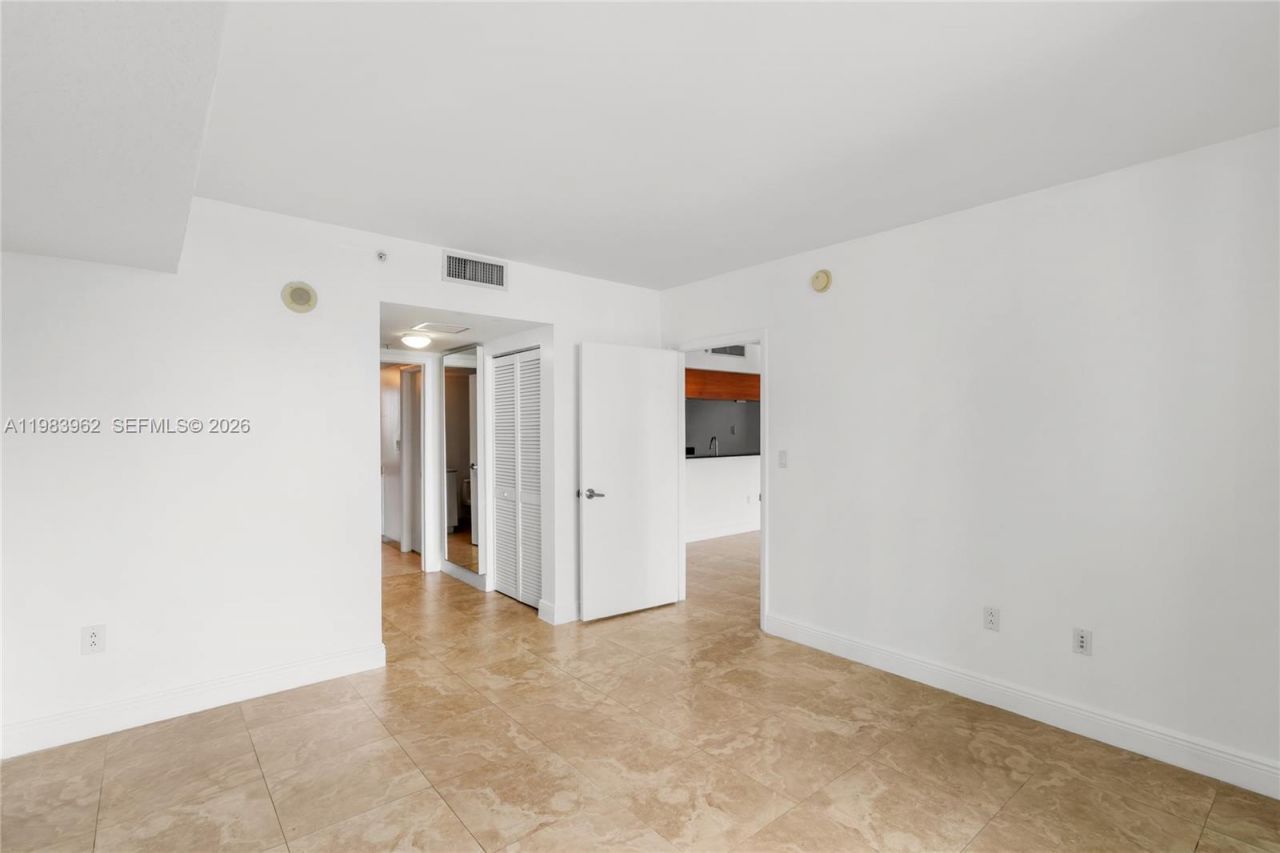 1800 N Bayshore Dr, Unit 1208, Miami, FL 33132 Photo