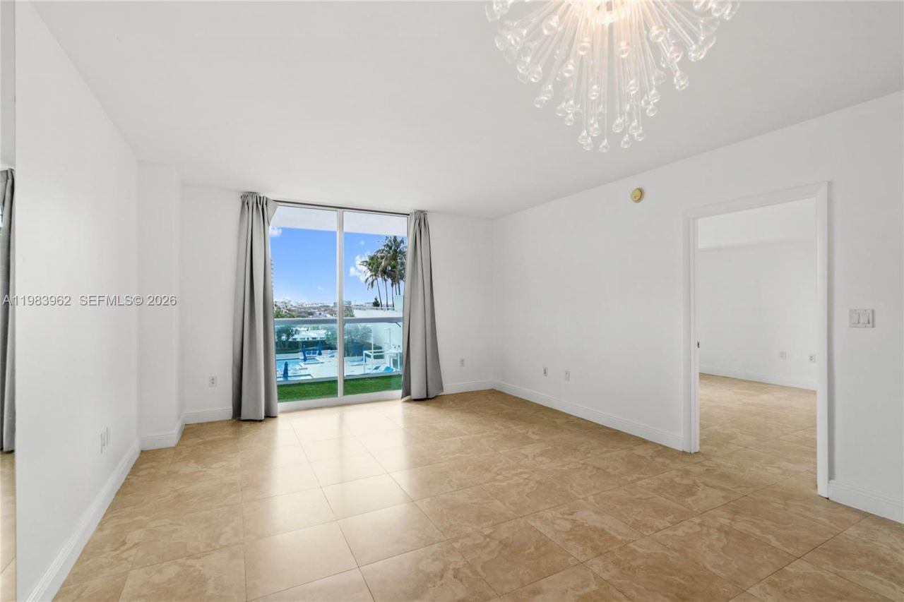 1800 N Bayshore Dr, Unit 1208, Miami, FL 33132 Photo