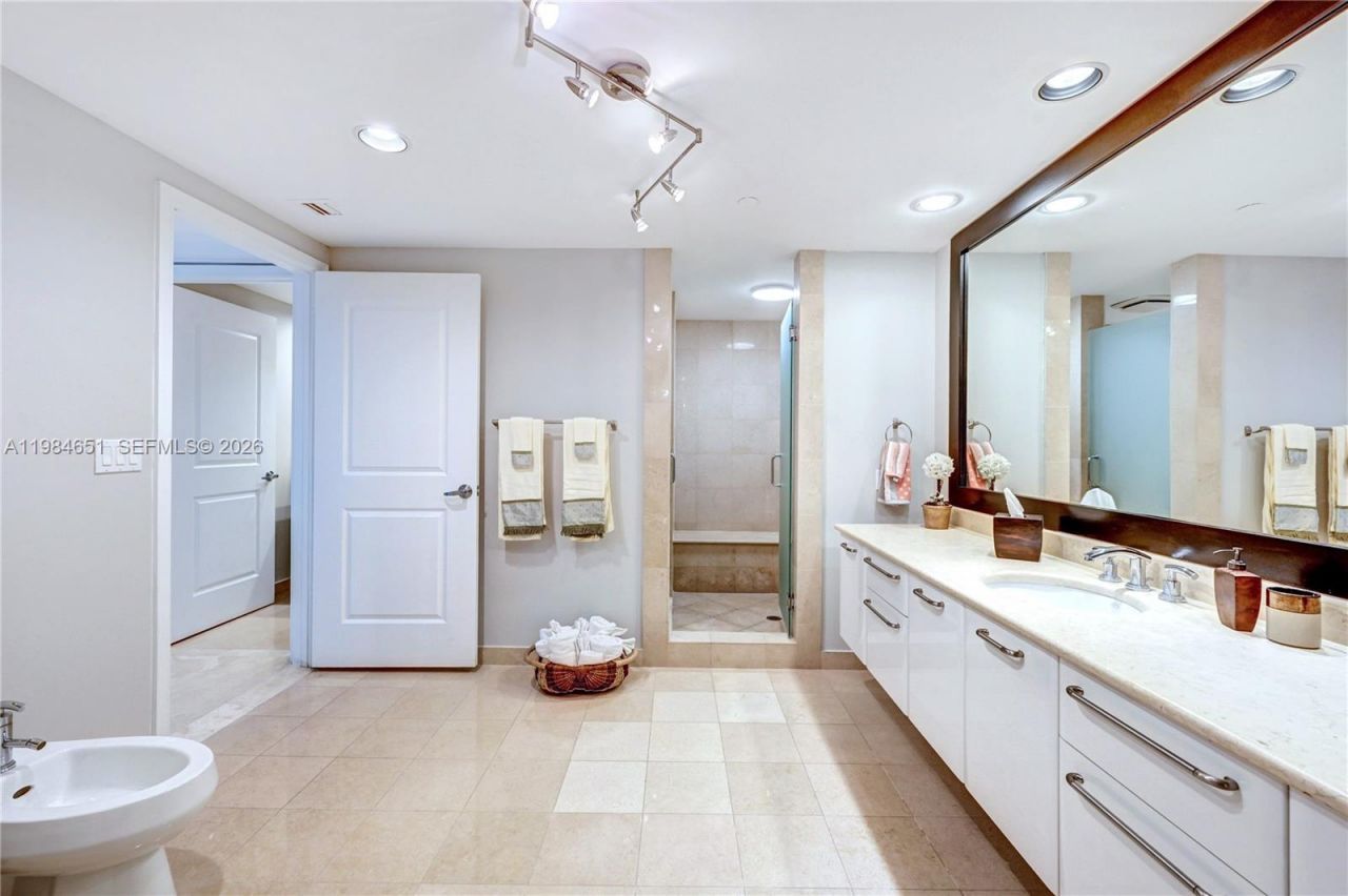 3101 S Ocean Dr , Unit 3203, Hollywood, FL 33019 Photo