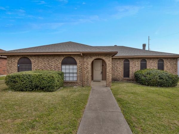 4534 Preston Trail Drive, Mesquite, TX 75150