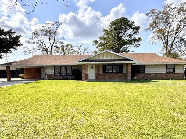 213 Lake Palourde Road, Amelia, LA 70340