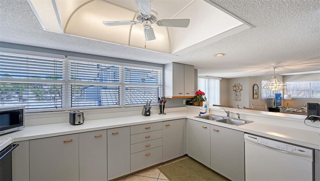 1200 Siesta Bayside Drive, Unit 1200G, Sarasota, FL 34242 Photo