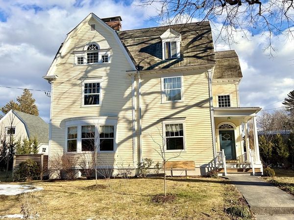 63 Dryads Green, Northampton, MA 01060