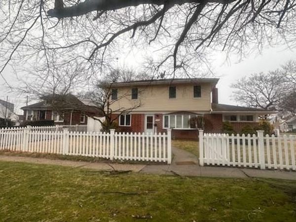 1240 Langdon Boulevard , Rockville Centre, NY 11570