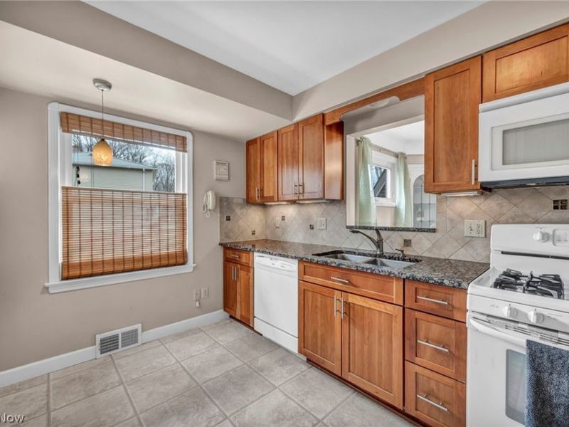 4098 Ridgeview Road, Cleveland, OH 44144 Photo 14