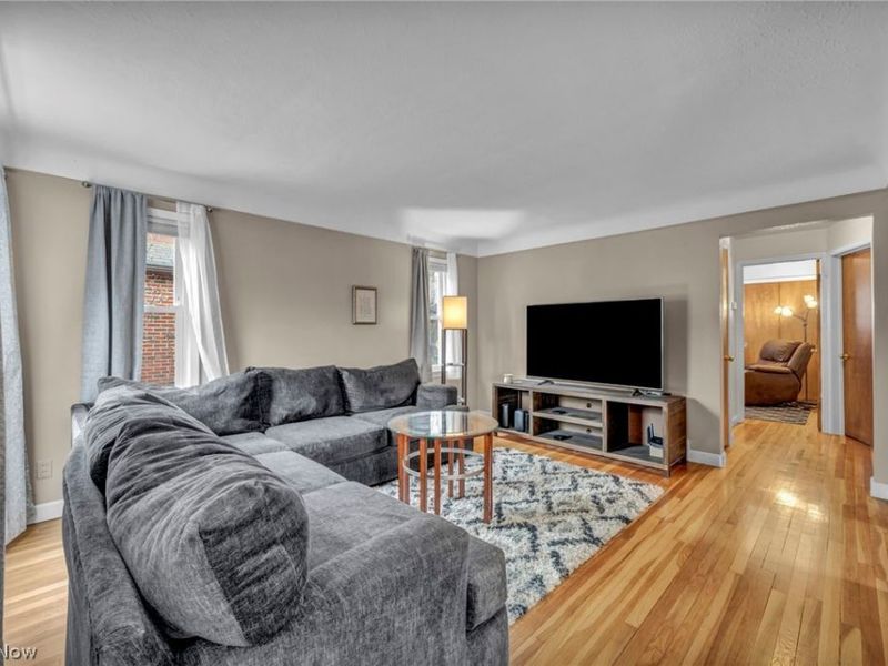 4098 Ridgeview Road, Cleveland, OH 44144 Photo 3