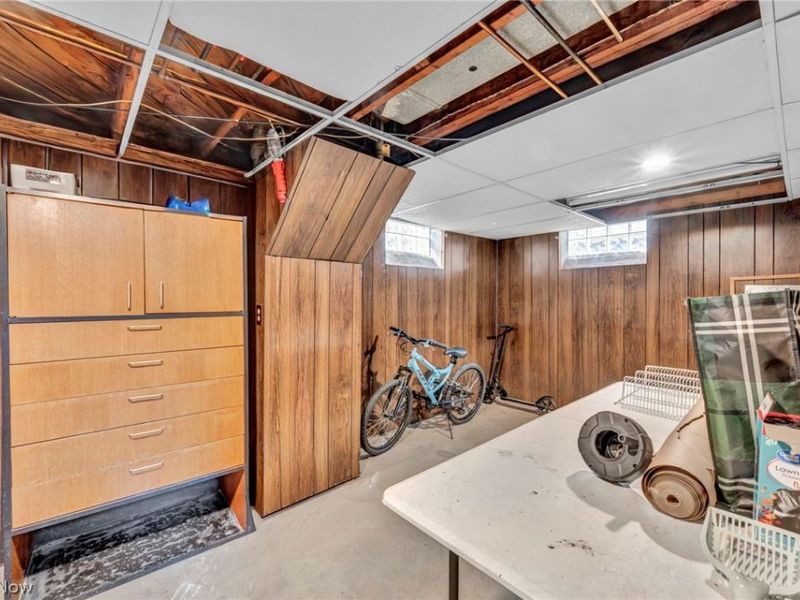 4098 Ridgeview Road, Cleveland, OH 44144 Photo 32