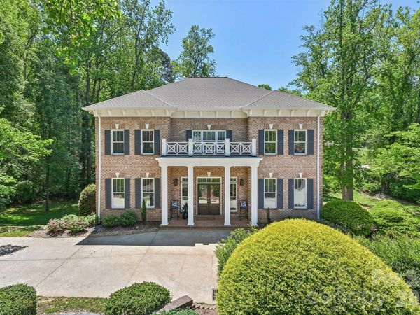 209 37th Avenue Place NW, Hickory, NC 28601