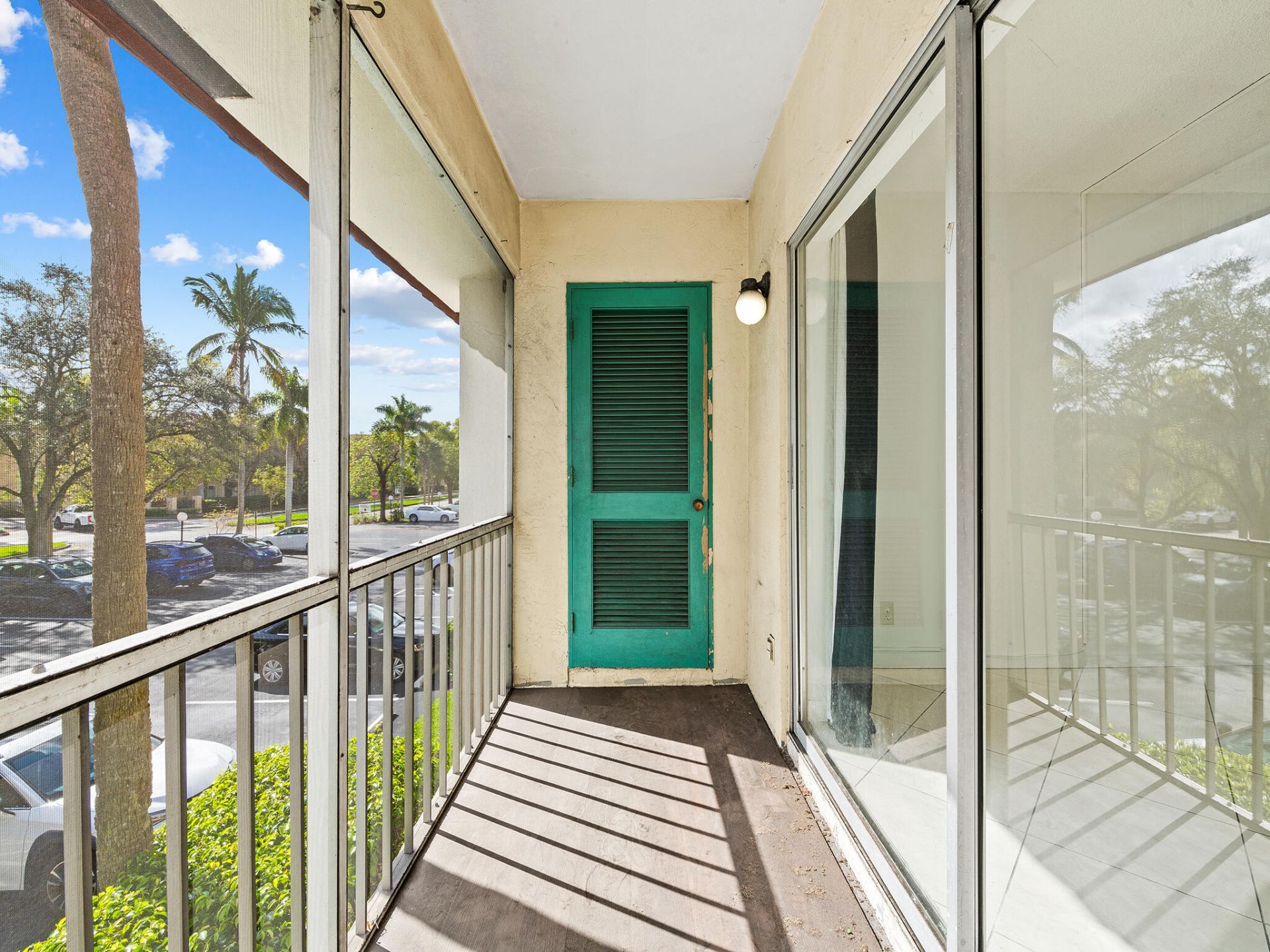 1 Jacaranda Country Club Drive, Unit 202, Plantation, FL 33324 Photo