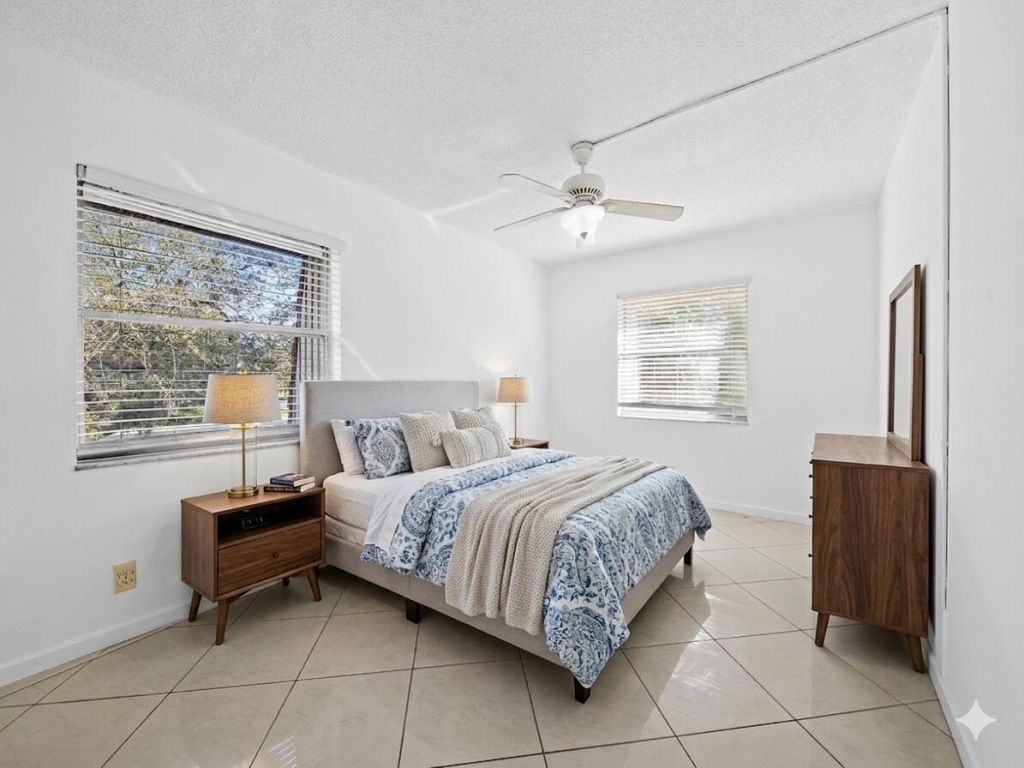 1 Jacaranda Country Club Drive, Unit 202, Plantation, FL 33324 Photo