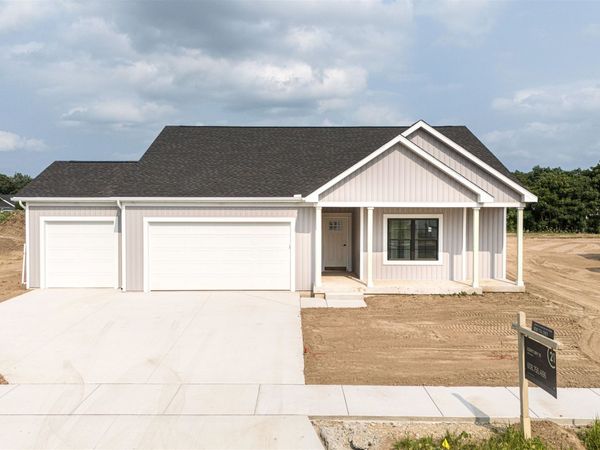 3822 N Woodbury Lane, Janesville, WI 53545