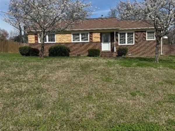 3104 Woodview Drive, High Point, NC 27265