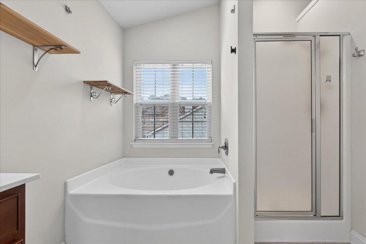 146 Back Tee Circle Photo 17