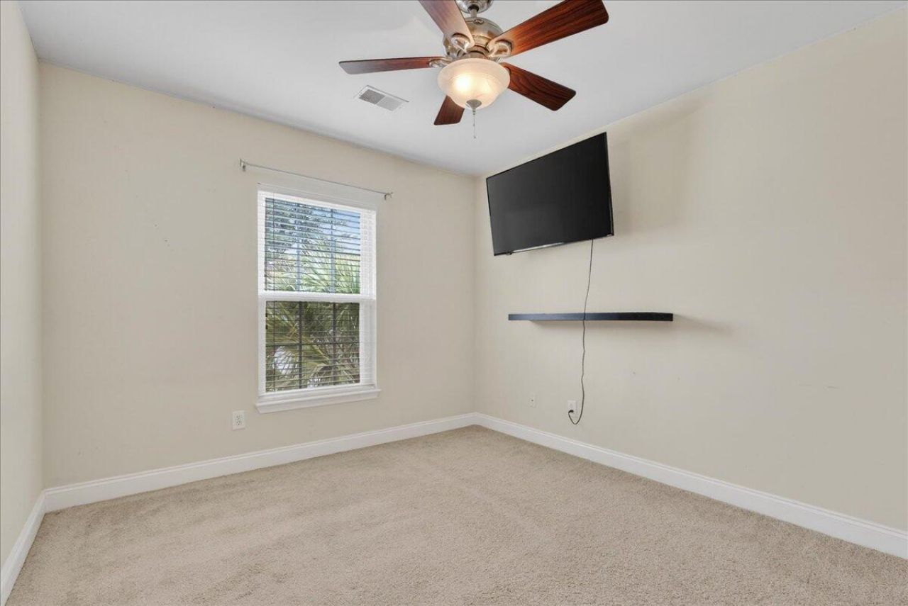 146 Back Tee Circle Photo 18