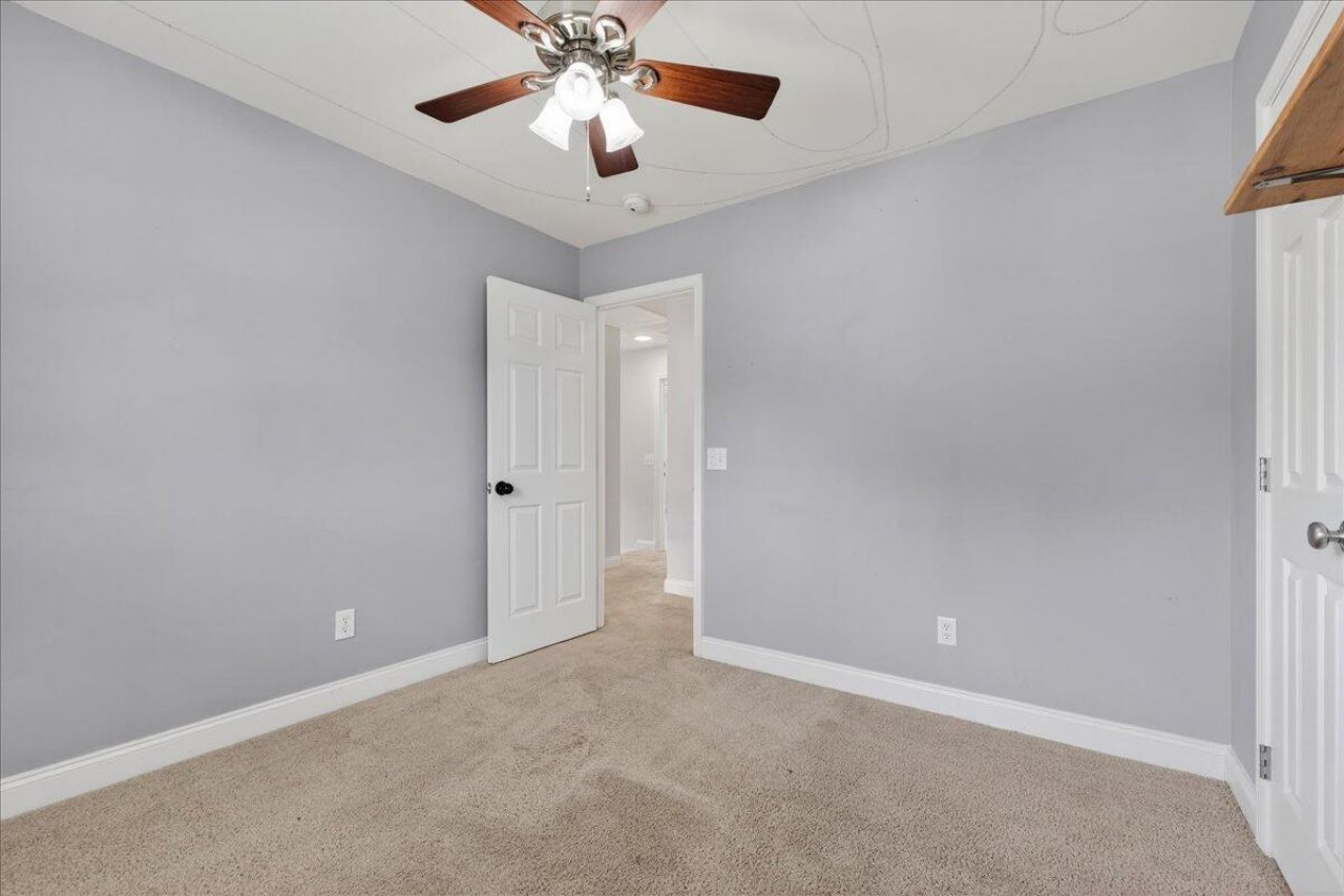 146 Back Tee Circle Photo 19