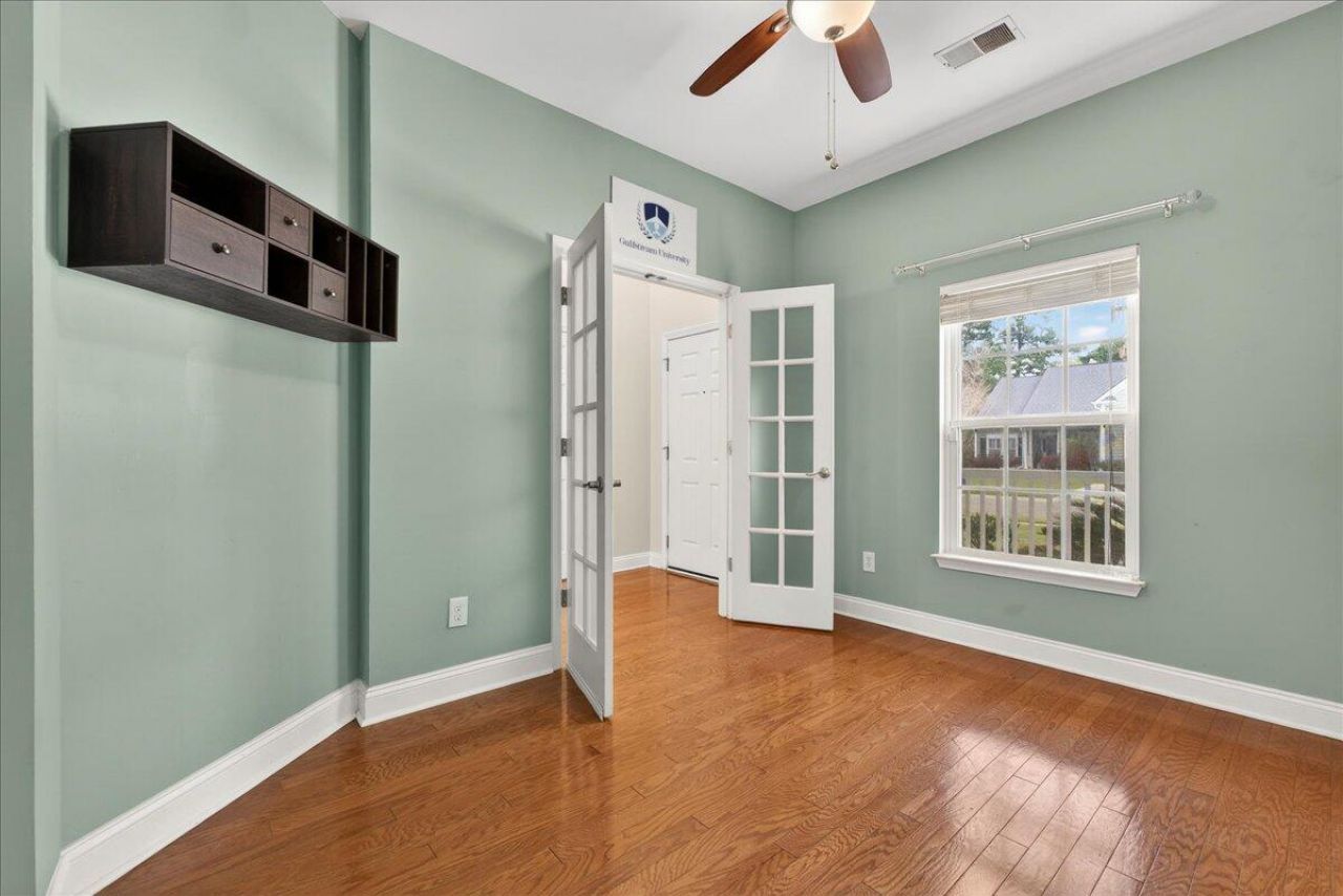 146 Back Tee Circle Photo 5