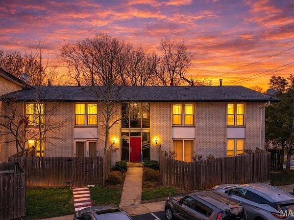 10401 Briarbend Drive, Unit 4, St Louis, MO 63146