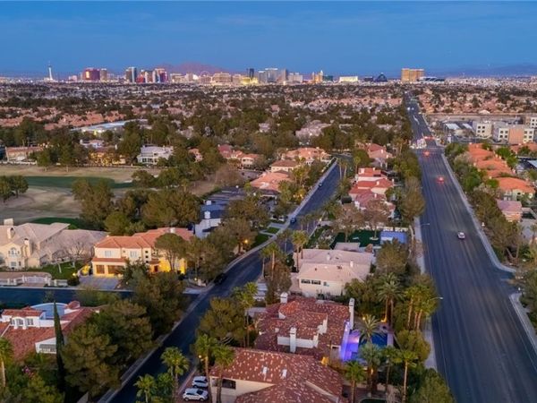 32 Princeville Lane, Las Vegas, NV 89113