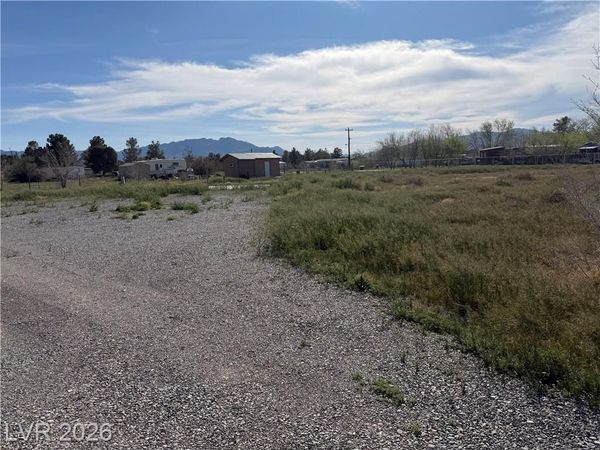521 S Woodchips Road, Pahrump, NV 89048