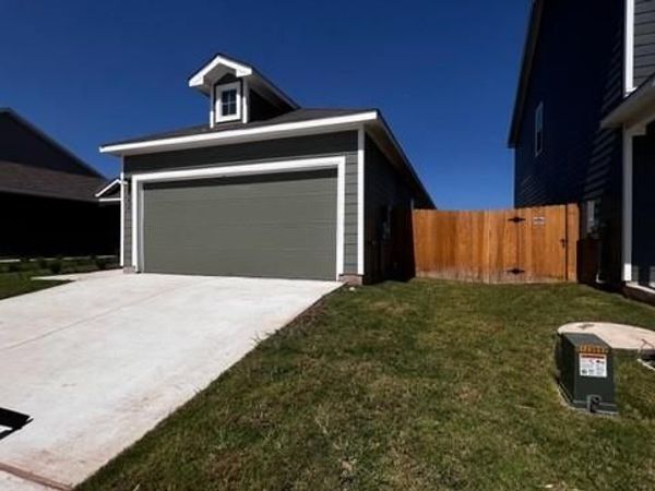 404 E Bass DR, Bastrop, TX 78602