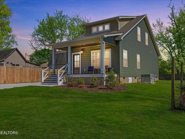 911 Indiana Ave, Etowah, TN 37331