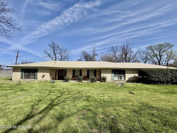 4926 S Highway 61 , Mound Bayou, MS 38762