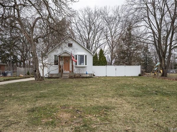 20307 Parkville Street, Livonia, MI 48152