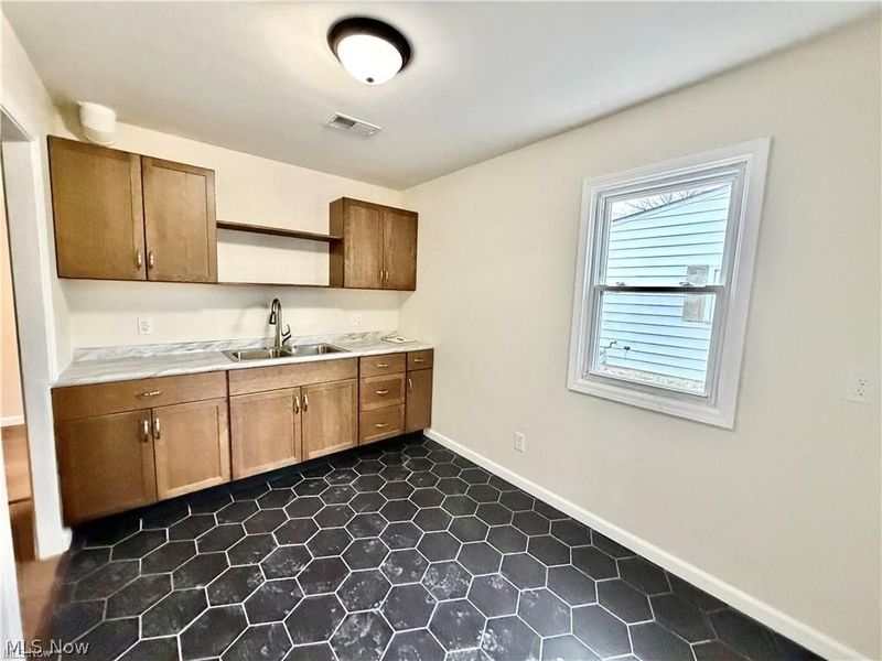 1936 Norwood Street NW, Warren, OH 44485 Photo 4