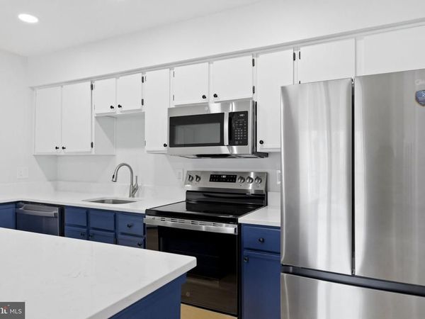 3306 WYNDHAM CIRCLE, Unit 326, ALEXANDRIA, VA 22302