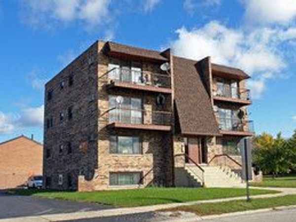 8800 W 76th Place , Unit 1E, Justice, IL 60458