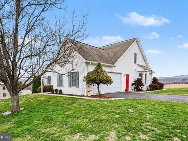 400 LOCUST STREET, HALIFAX, PA 17032